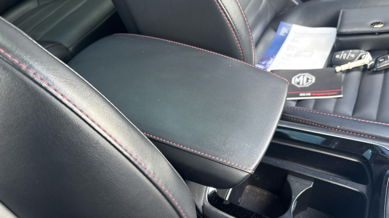 MG Hs 1.5 T-GDI Exclusive 5dr DCT Petrol Hatchback